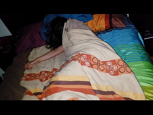 ❤️ Stepson akimtusi mama yake mdogo wa kambo wakati amelala. Ponografia yenye ubora ❌️
